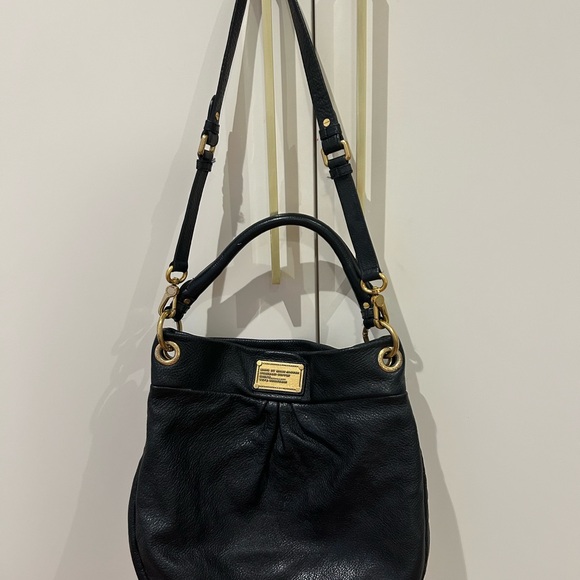 Marc Jacobs Handbags - Marc Jacobs Black Leather Shoulder Bag with Gold Accents